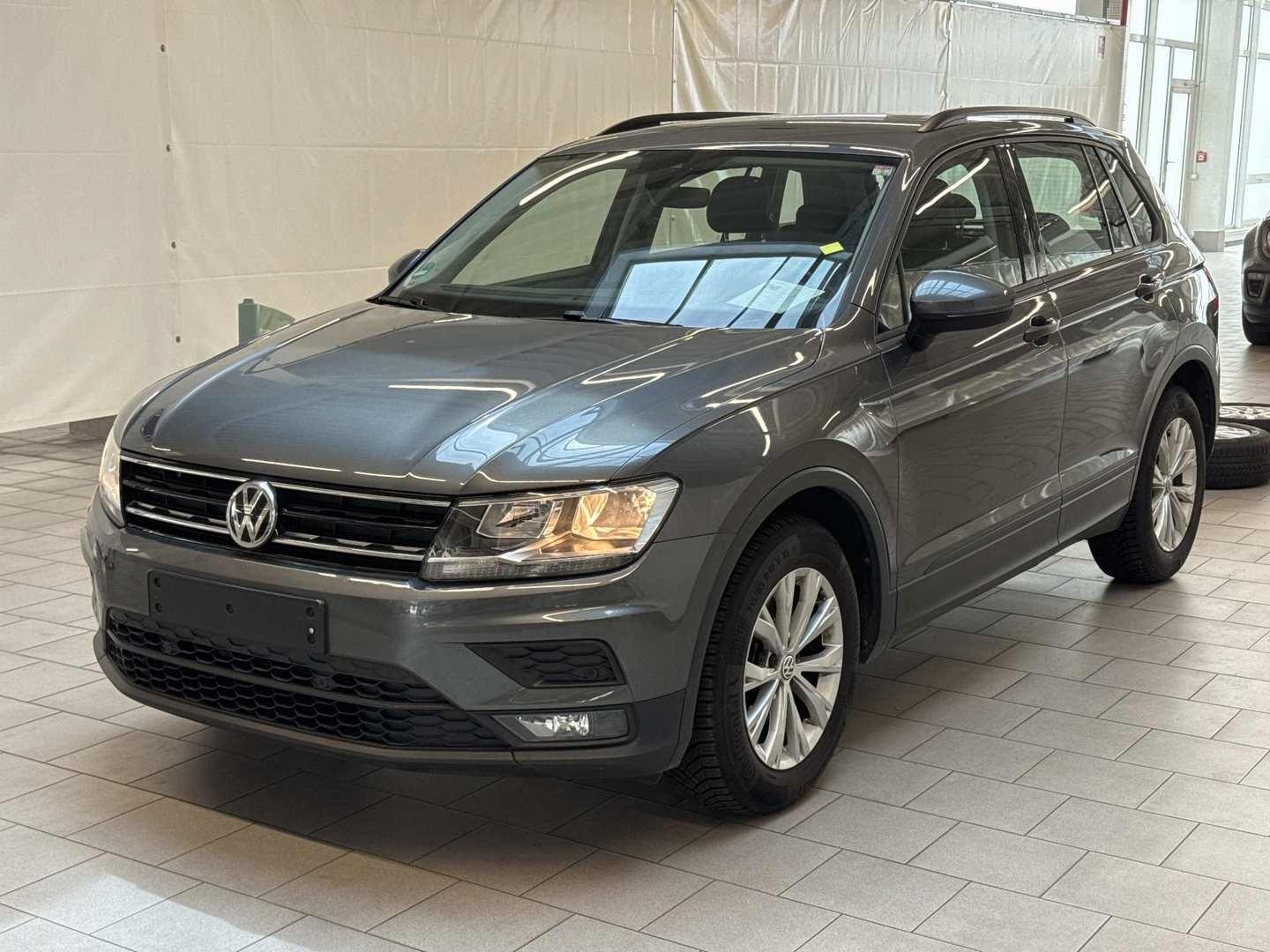 Volkswagen Tiguan **NAVI/SHZ/1.HAND/OPA`S SCHÄTZLE**