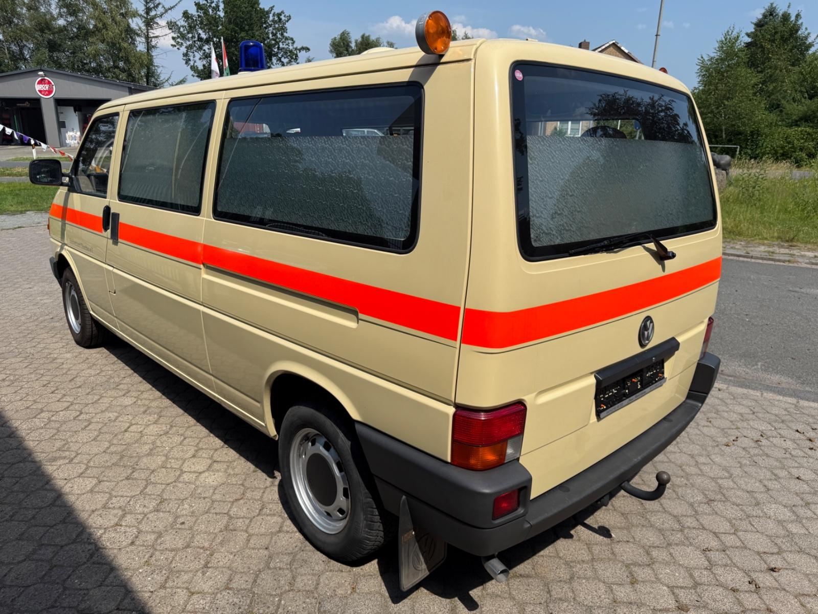 Volkswagen T4 Krankenwagen DRK 2.5 Lang