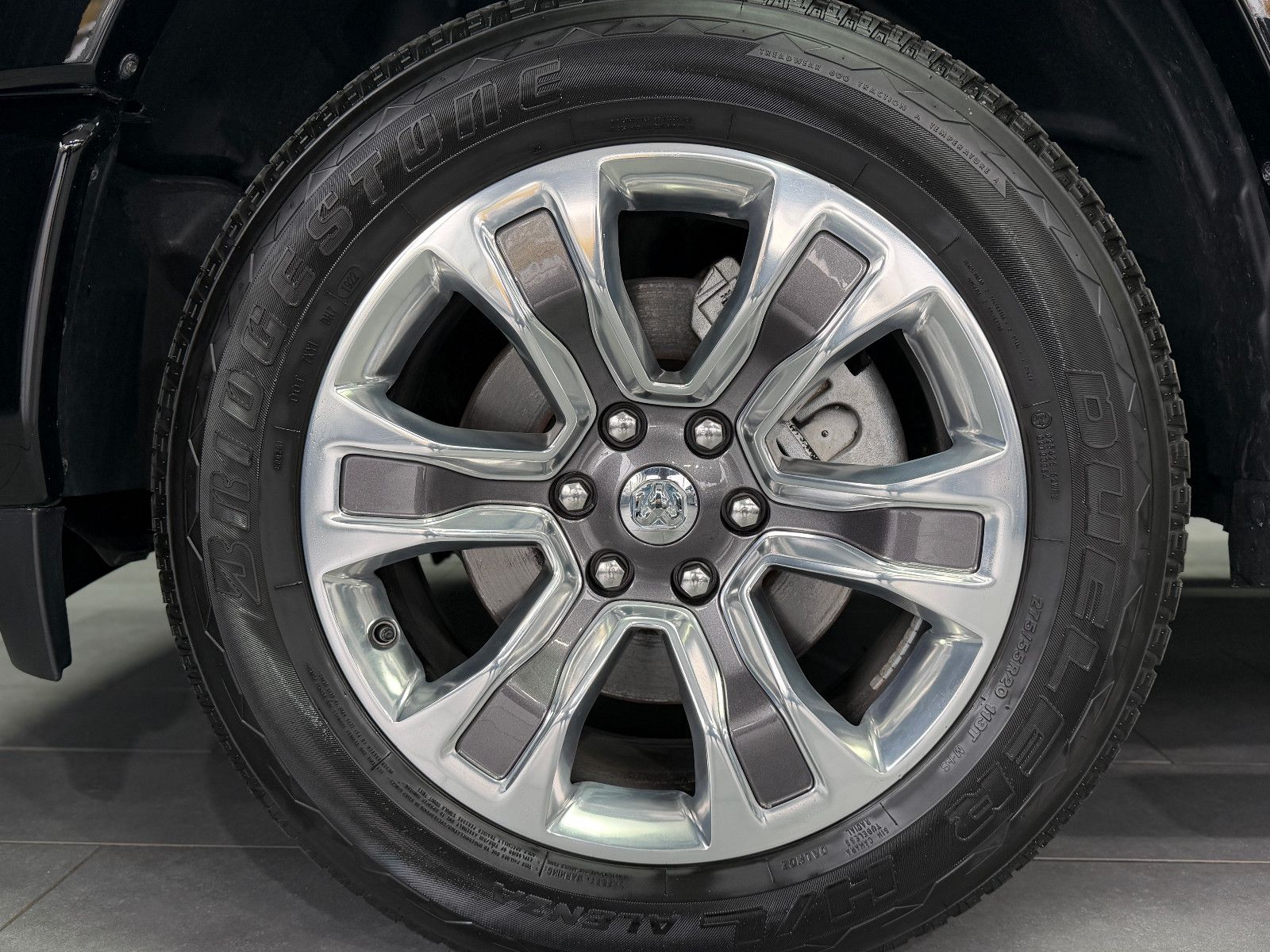Fahrzeugabbildung Dodge RAM 1500 5.7 HEMI 4x4 Longhorn|AHK|NAVI|PANO