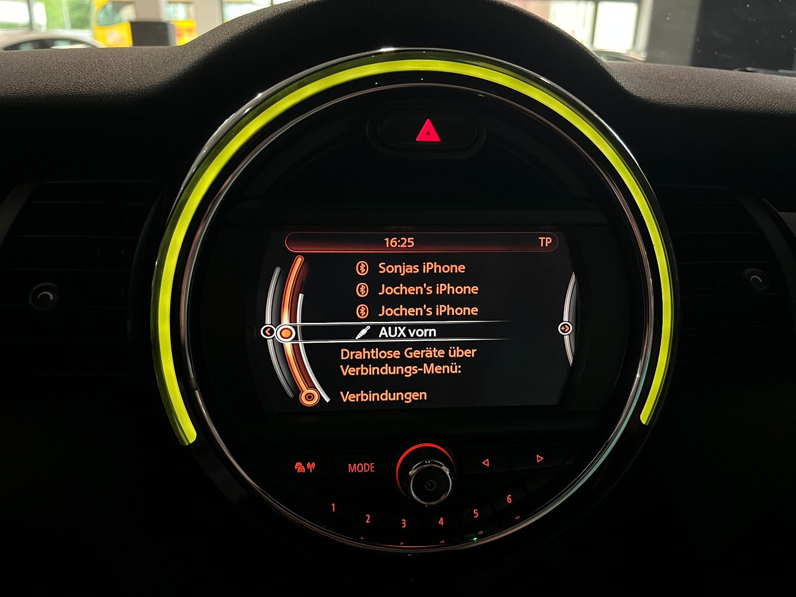 Fahrzeugabbildung MINI Cooper CABRIO AUTOMATIK NAVI LED LEDER CHESTER