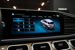 MERCEDES-BENZ GLE 450 4Matic AMG*PANO*HEADUP*CAM*AHK*TOP!