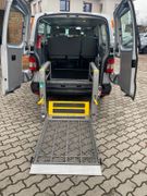 T5 Transporter  lang  6 Sitze Rollstuhl