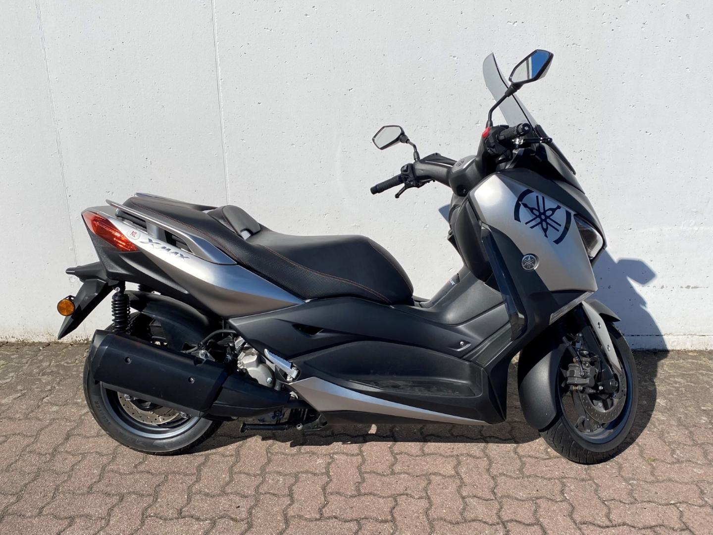 Yamaha XMAX 300 Keyless Go, Ceramic Grey, 2. Hand