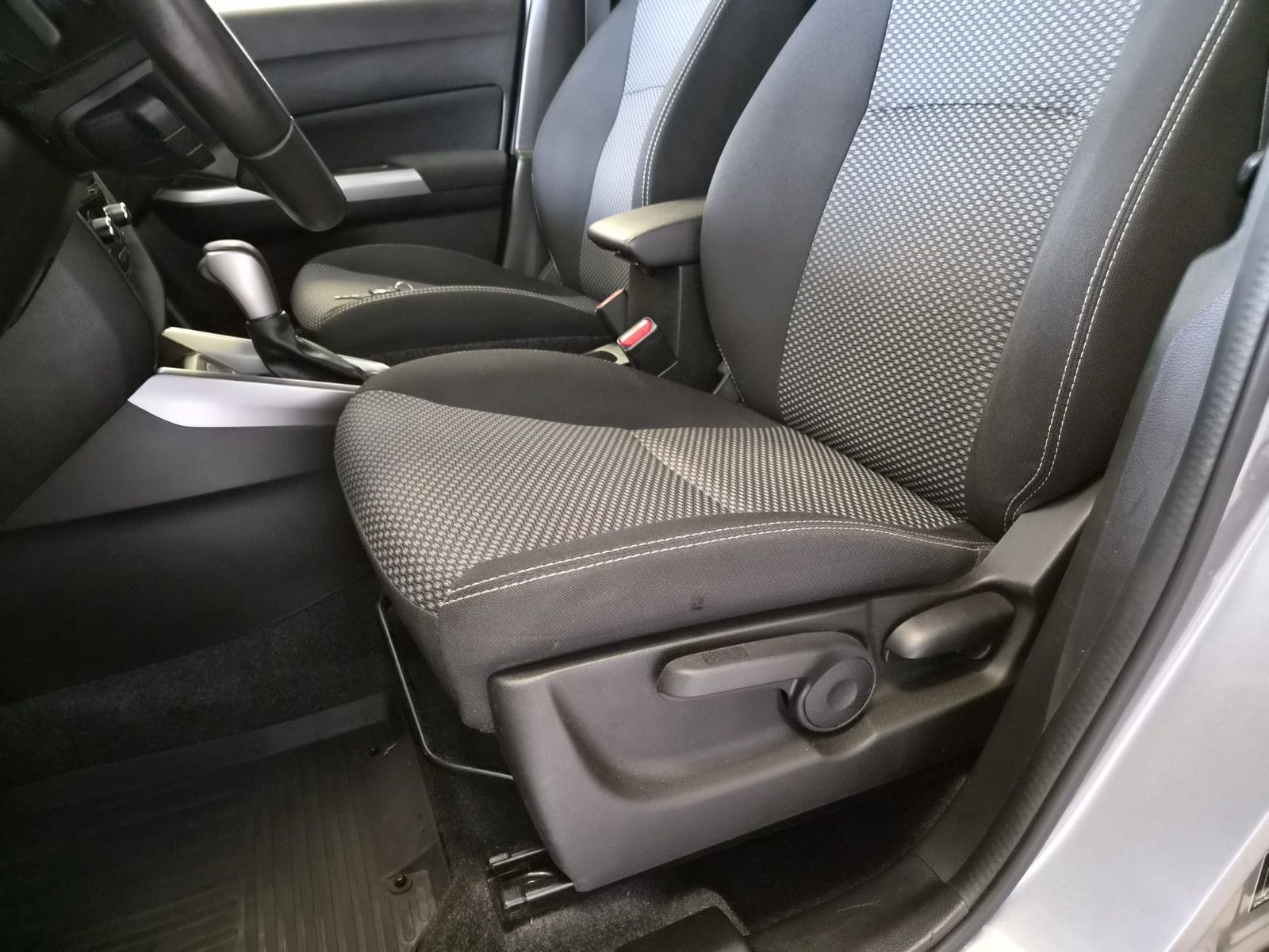 Fahrzeugabbildung Suzuki Vitara 1.4 Comfort / GEPFLEGT / GARANTIE /