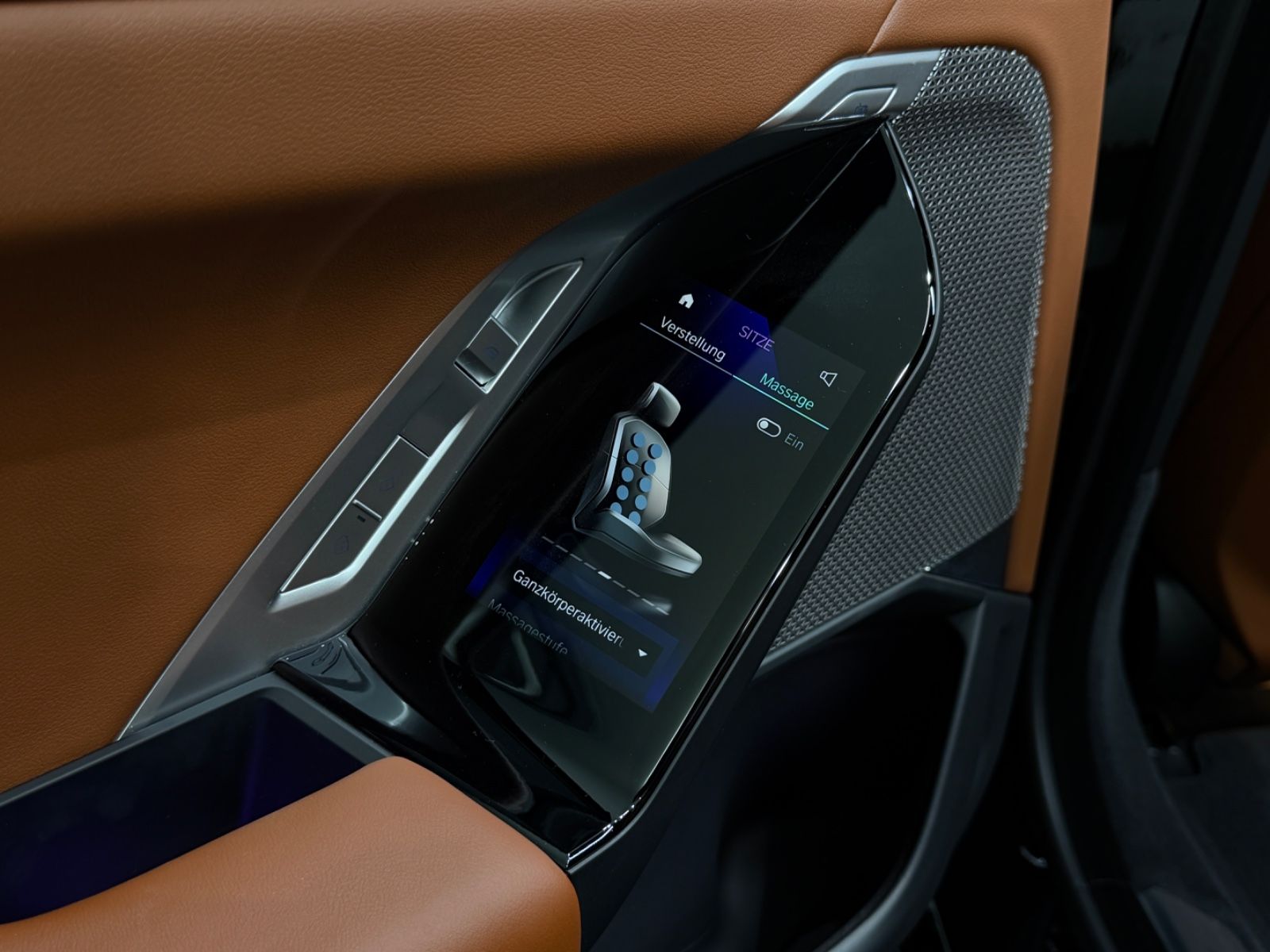Fahrzeugabbildung BMW 750e xDrive M Sport Pro|TV|B&W|MASSAGE|SKY-LOUNG