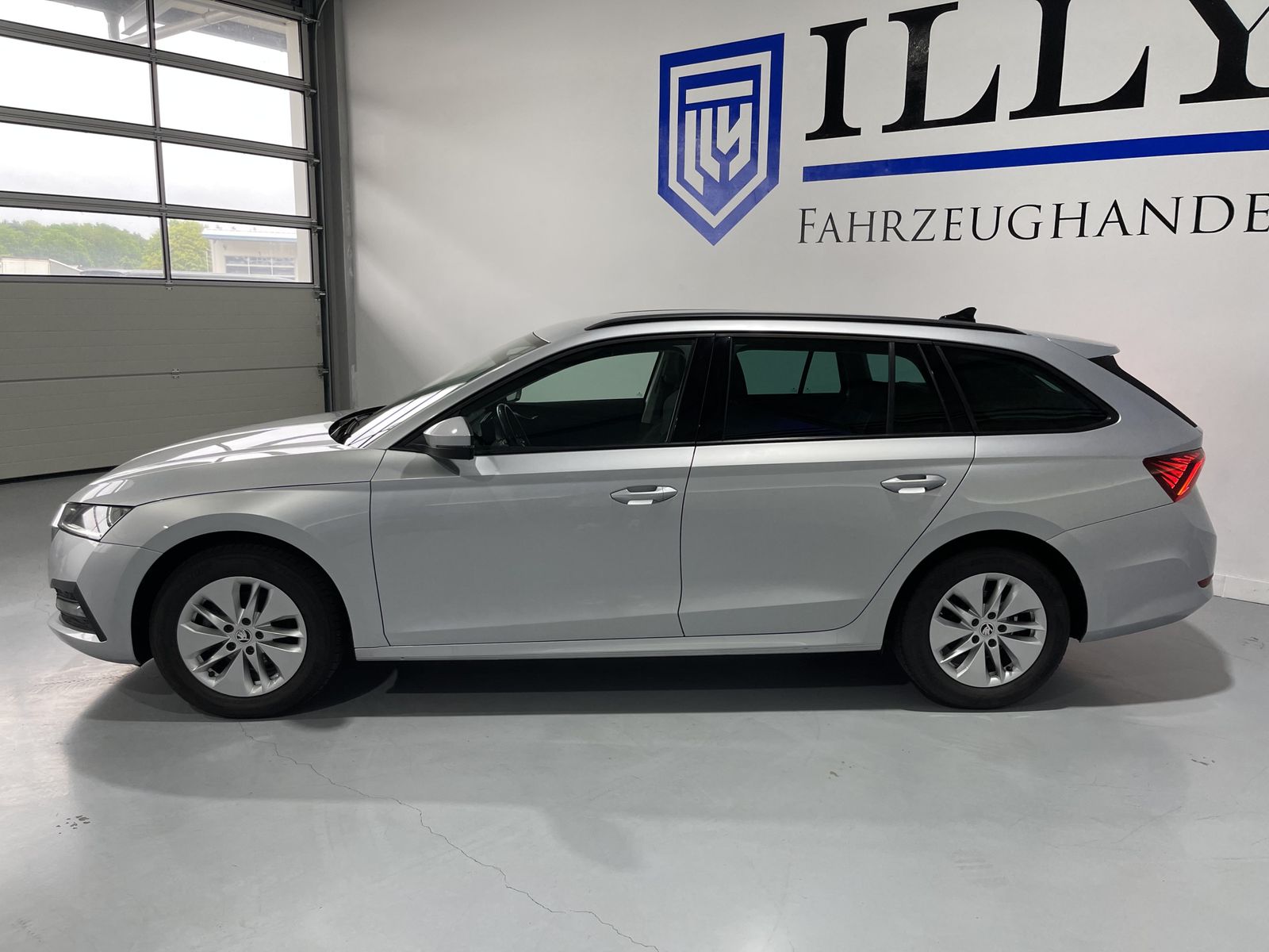 Fahrzeugabbildung SKODA Octavia Ambition 2.0 TDI*LED*AHK*Navi*Cam*