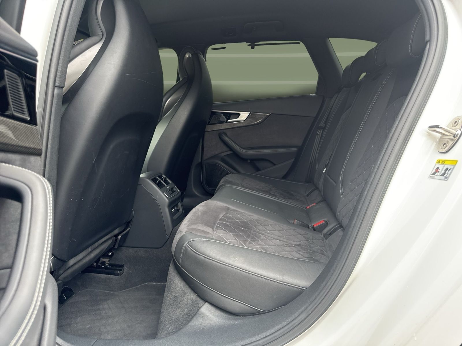 Audi S4 - Bild 14
