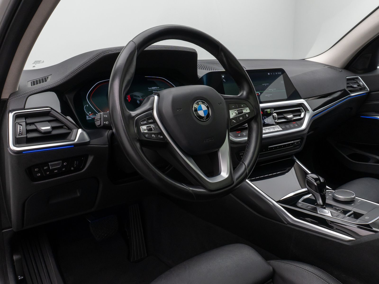 Fahrzeugabbildung BMW 320d  Luxury Line Panorama Kamera DAB AHK Alarm