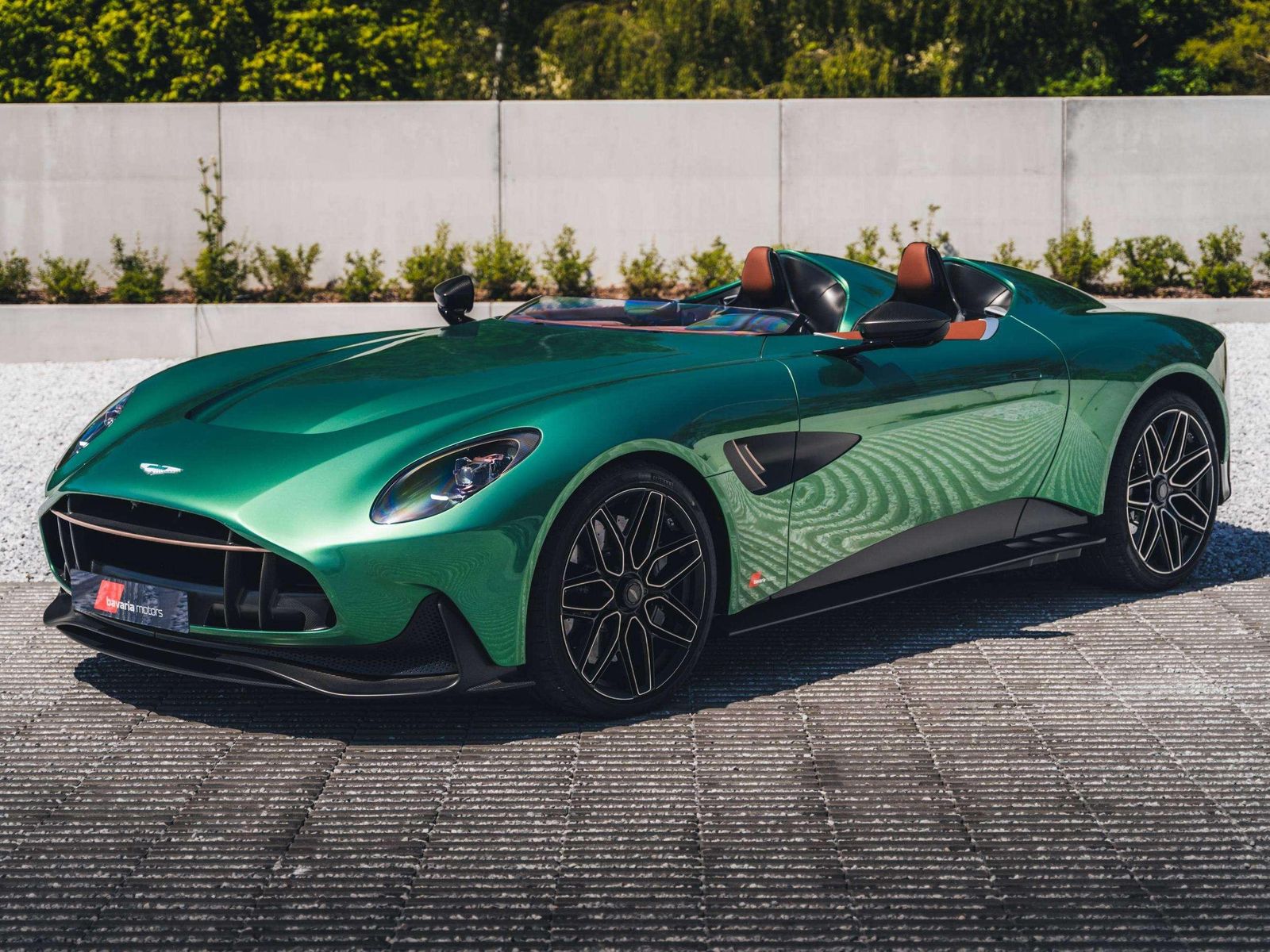 Aston Martin DB DBR22 / 1 OF 22 / DBR22 Green / Carbon imagem 3
