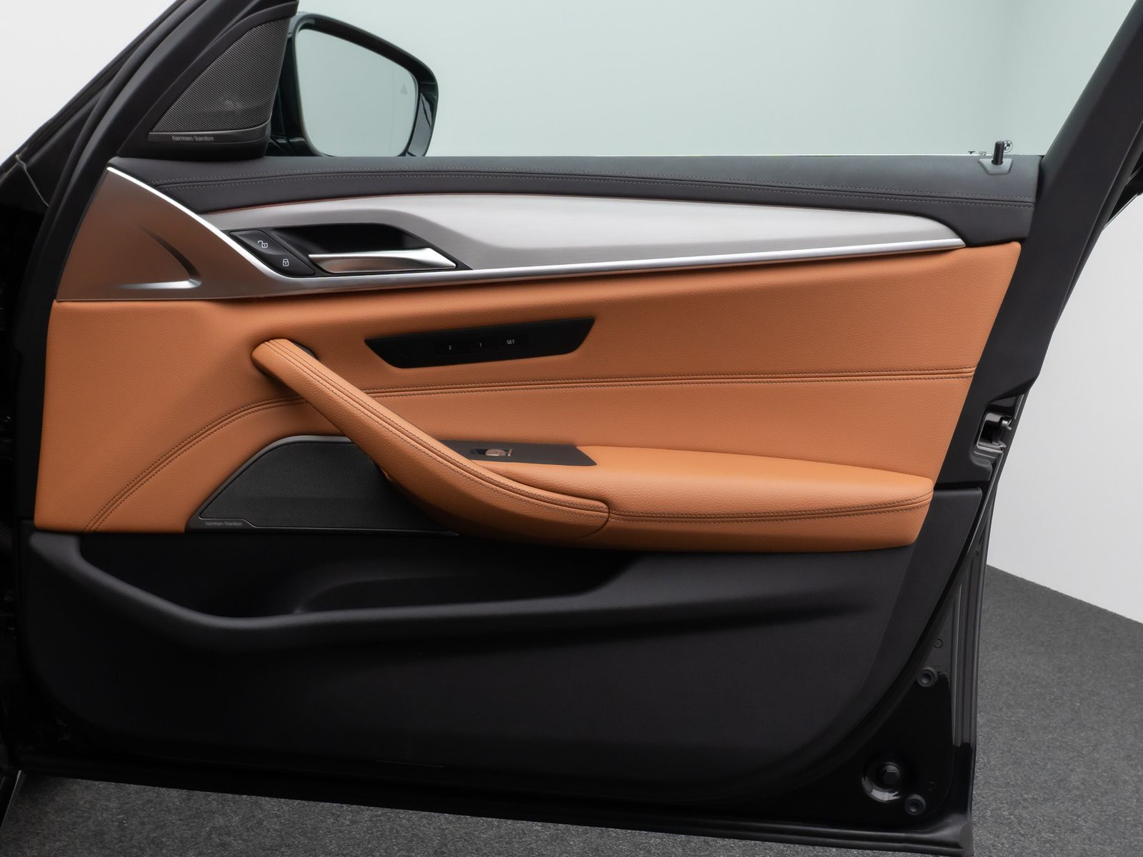 Fahrzeugabbildung BMW 520d xD LuxuryLine Panorama Laser TV HUD DAB H/K