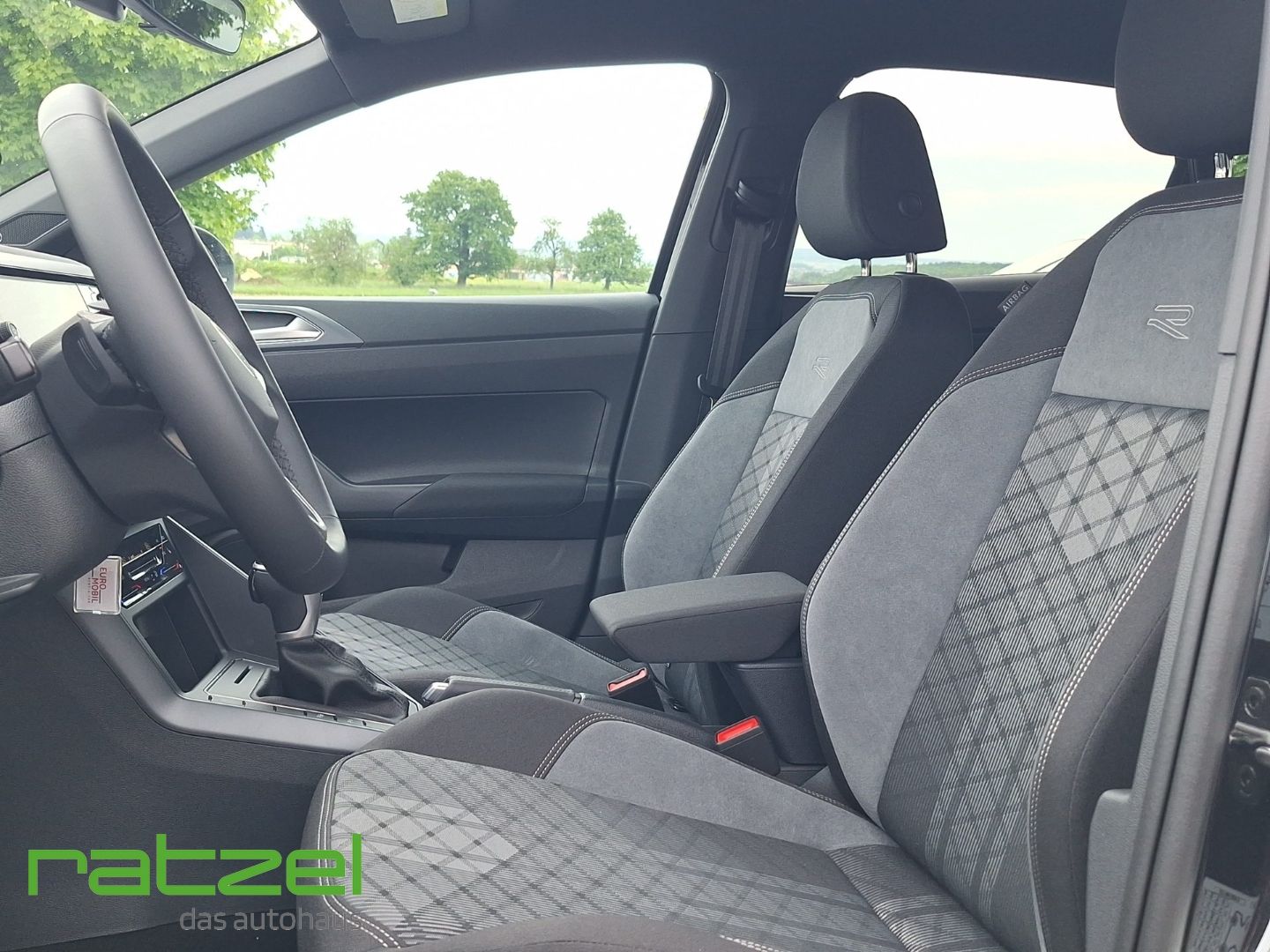 Fahrzeugabbildung Volkswagen Taigo 1.0 TSI DSG R-Line ACC+Kamera+Beats Audio