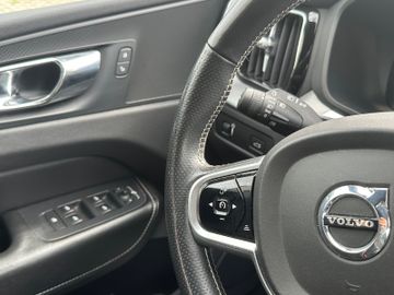 Volvo XC60 R Design T-Leder Kamera AppleCarplay – Bild 18