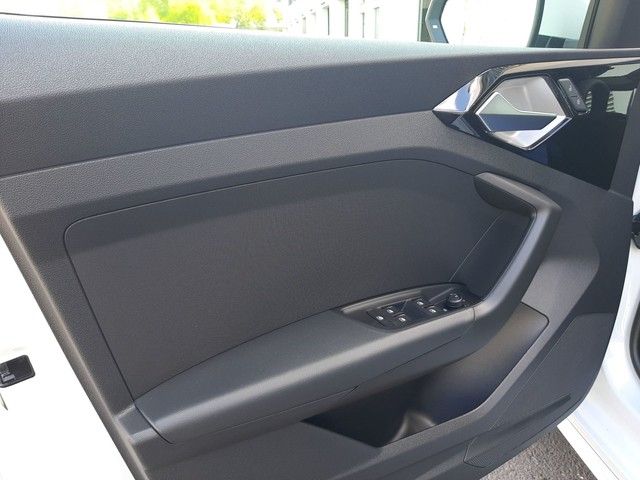 Fahrzeugabbildung Audi A1 Sportback S line 30TFSI S-tronic Navi 18" LED