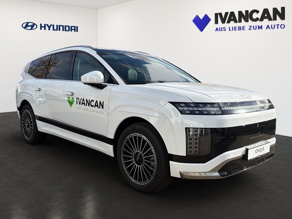 Fahrzeugabbildung Hyundai IONIQ 9 6-Sitzer 110kWh 307PS AWD UNIQ Pano, Swi