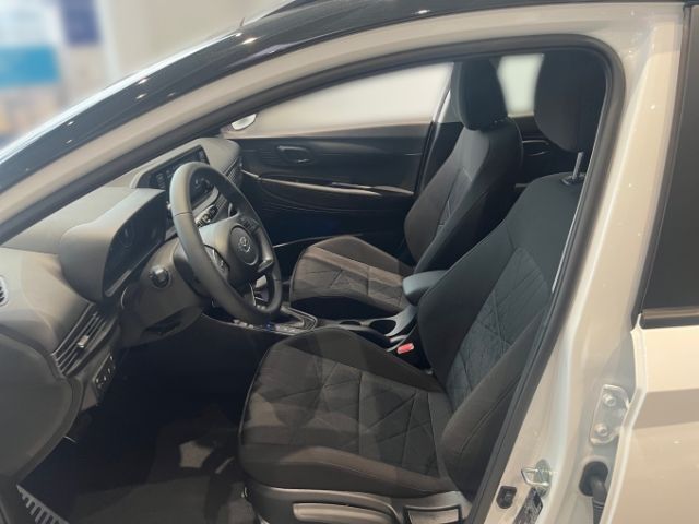 Fahrzeugabbildung Hyundai BAYON Trend 48V DCT 100 PS 1.0 17 Zoll Alu+Dachl