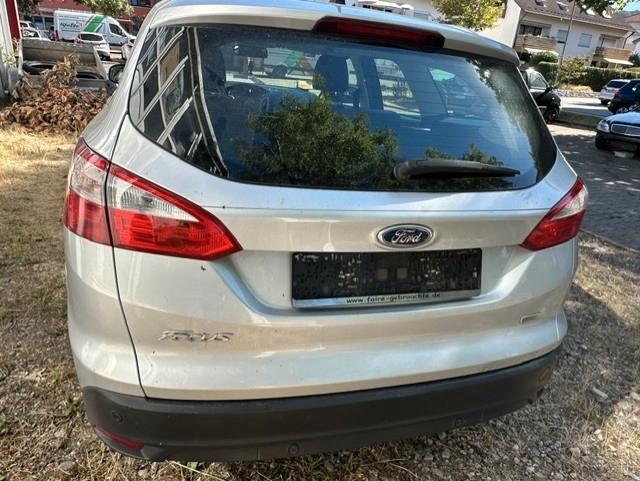 Ford Focus 2013 — rear view