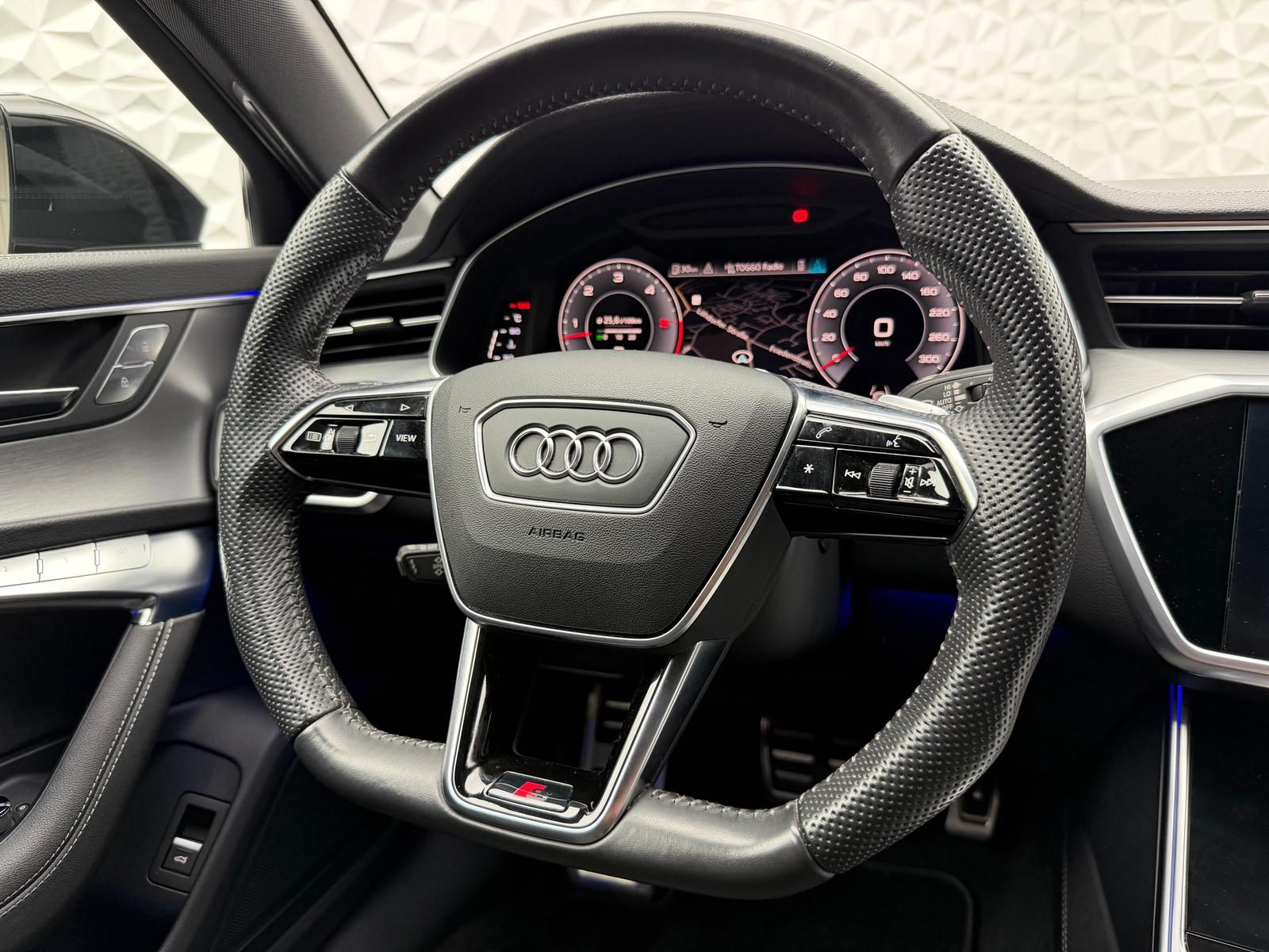 Fahrzeugabbildung Audi A6 45 TDI QUAT/S-LINE/B&O/ALLRADLENKUNG/360°/ACC