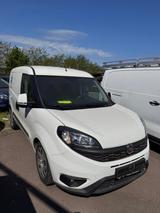 Fiat Doblò SX Kasten/ 3 x Sitzer / 70 KW - Fiat 7-Sitzer