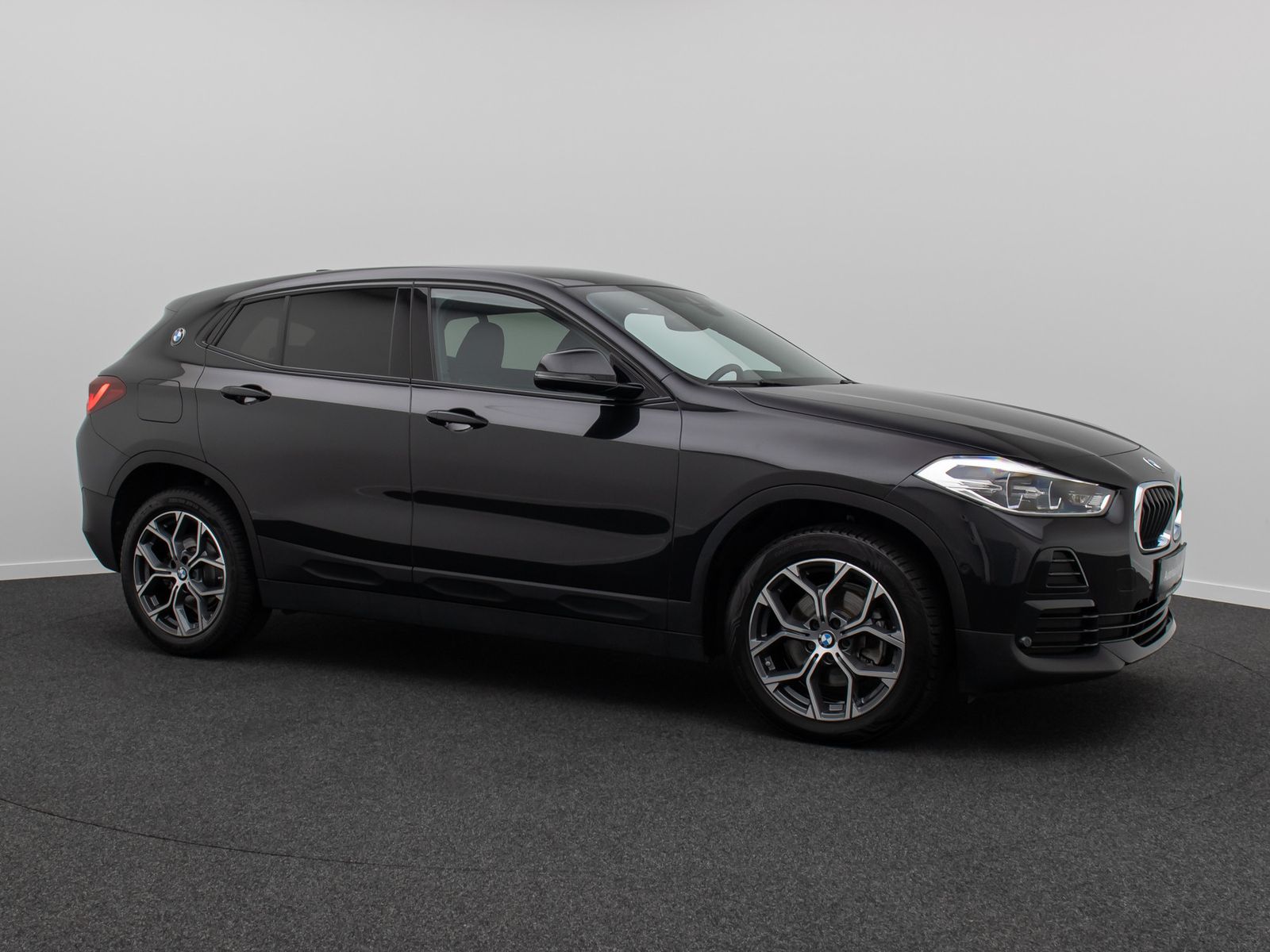 Fahrzeugabbildung BMW X2 sD18d DAB Kamera DAB Sportsitz ParkAss 18Zoll