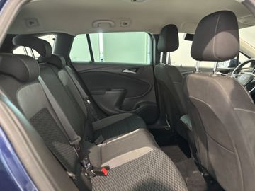 Fotografie des Opel Astra 1.5 D Sports Tourer 120 Jahre