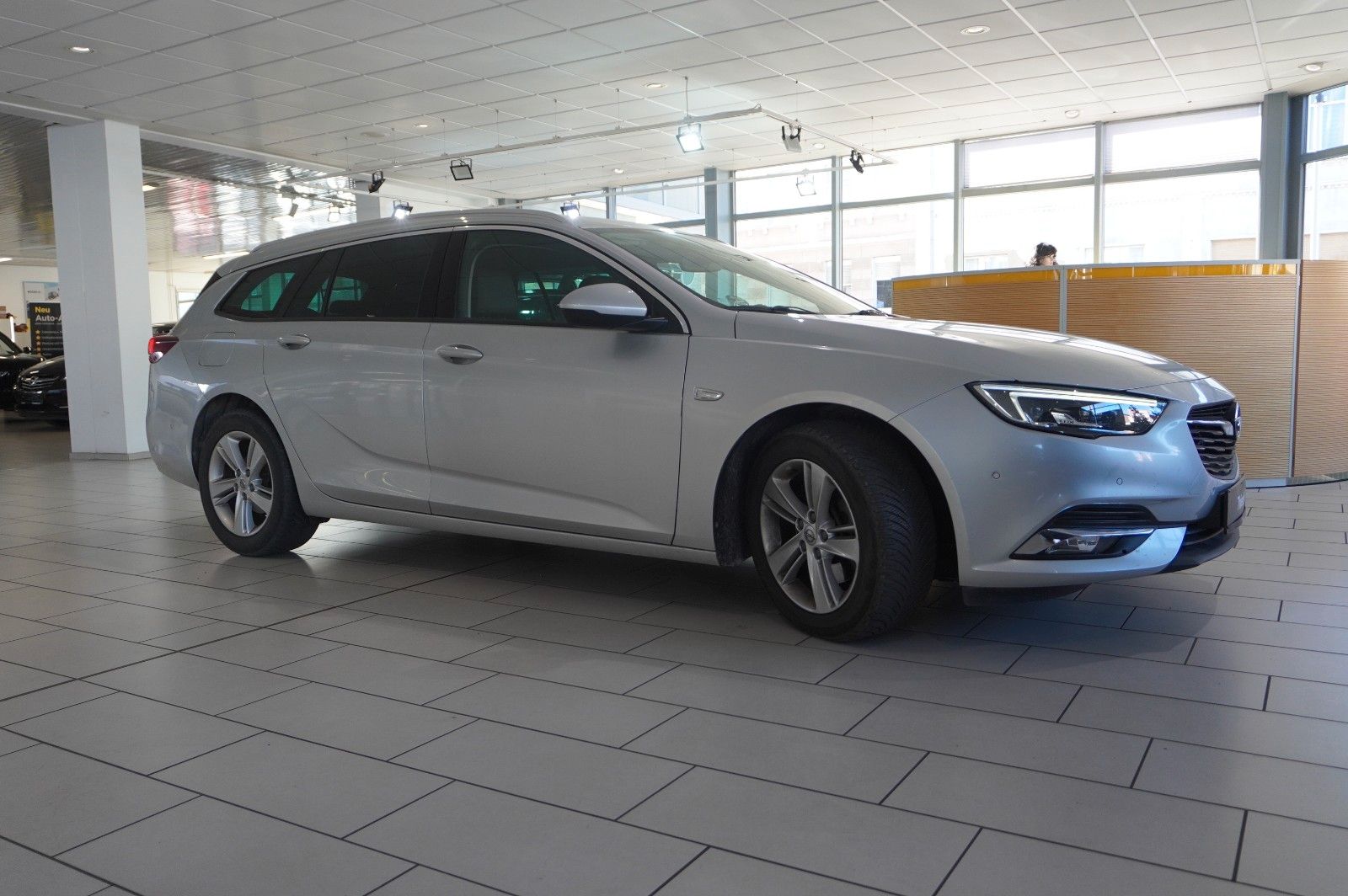 Fahrzeugabbildung Opel Insignia B ST 1.5T DYNAMIC NAVI/MATRIX/KAMERA/SH