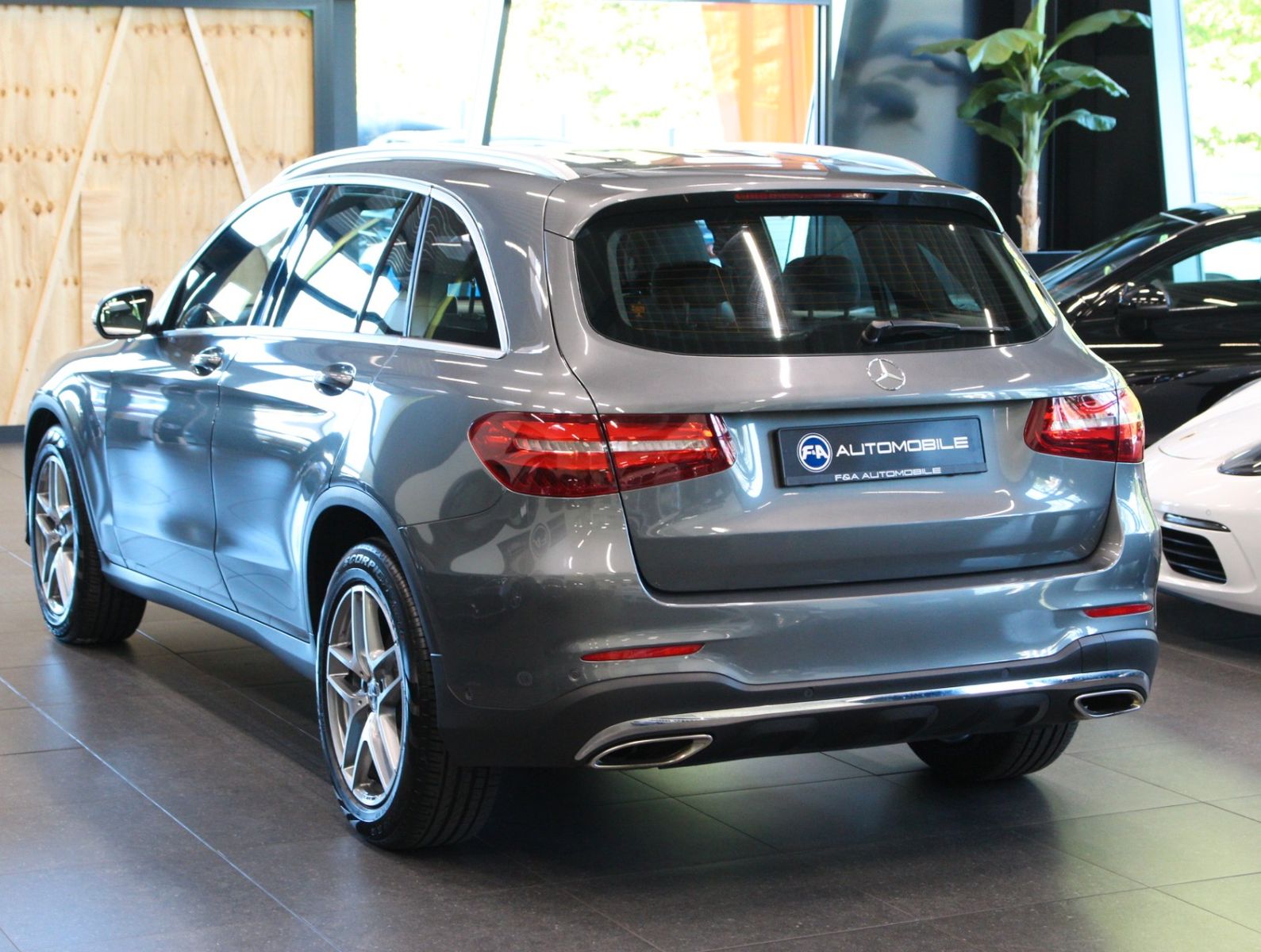 Fahrzeugabbildung Mercedes-Benz GLC 250 4MATIC AMG Line *PNRM*360 Kamera