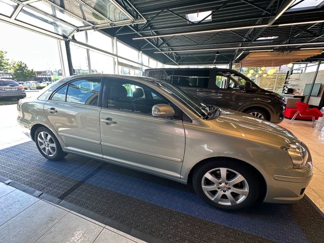 Toyota Avensis  1.8 Liftback