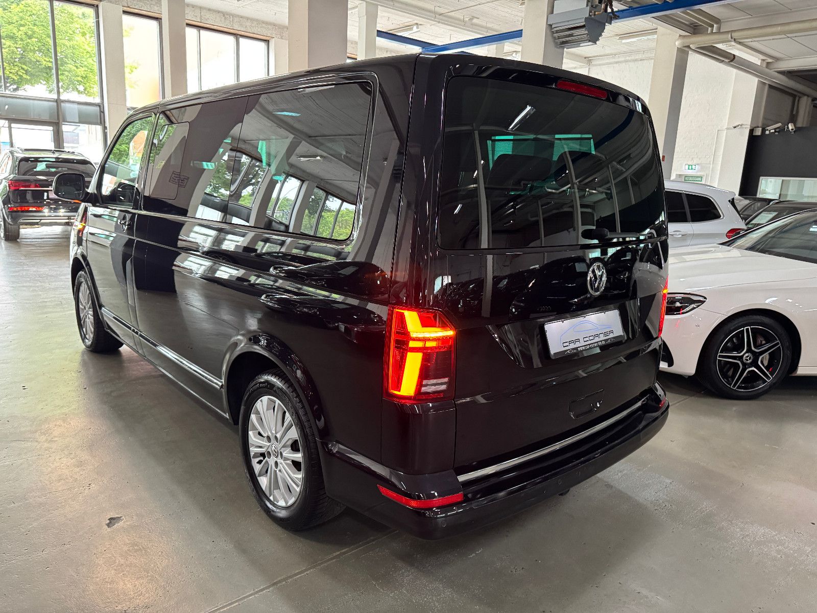 Fahrzeugabbildung Volkswagen T6.1 DSG 4MOTION IQ.DRIVE 7SITZER GENERATION SIX