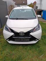 Toyota Aygo (X) 1,0-l-VVT-i x-play touch x-shift x-... - Toyota in Frankfurt (Main): Aygo