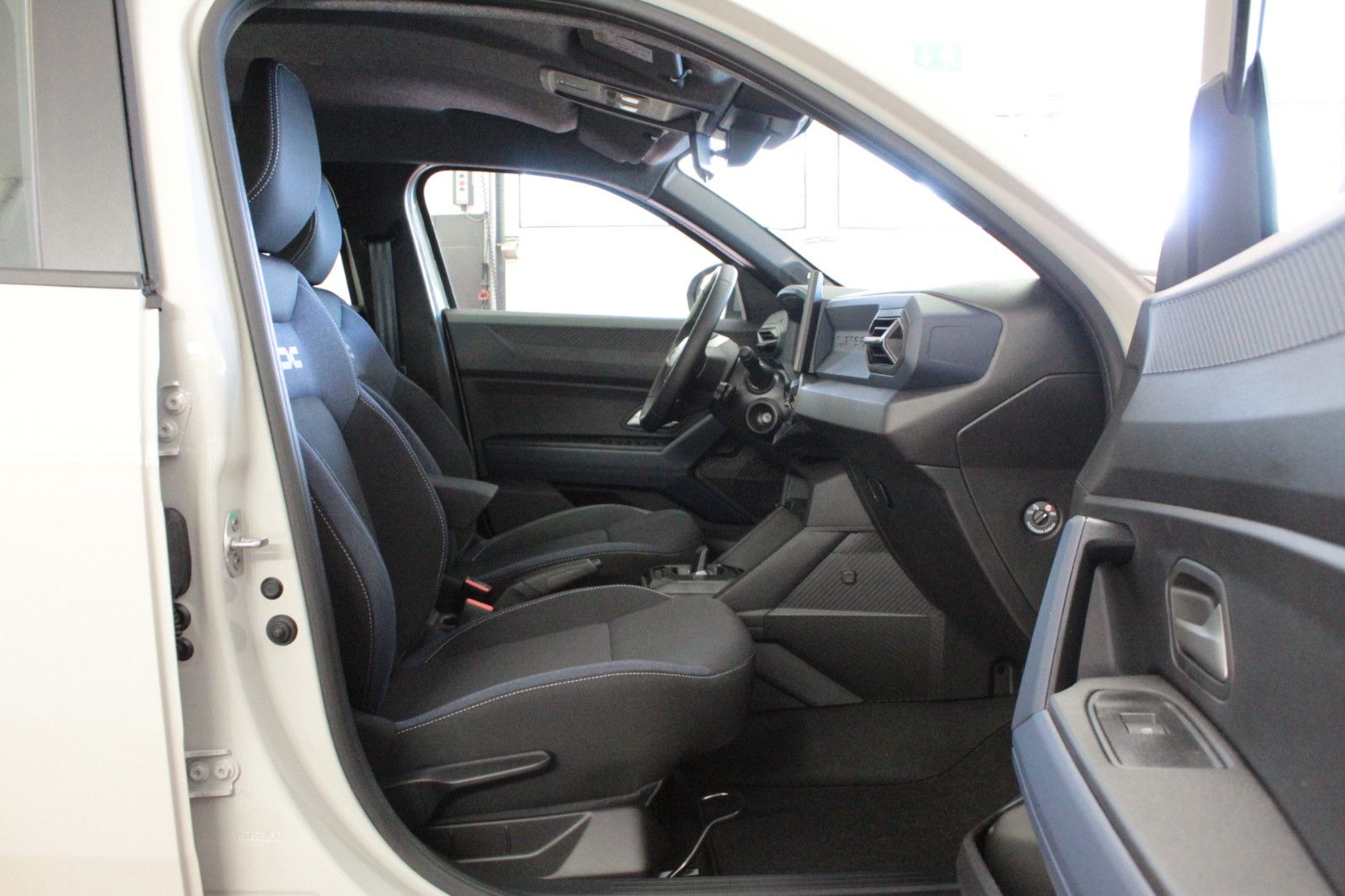 Fahrzeugabbildung Dacia Duster hybrid 140 Expression *Winterpaket*