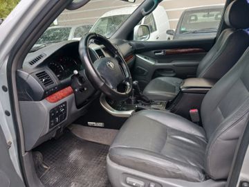 Toyota Land Cruiser - 12