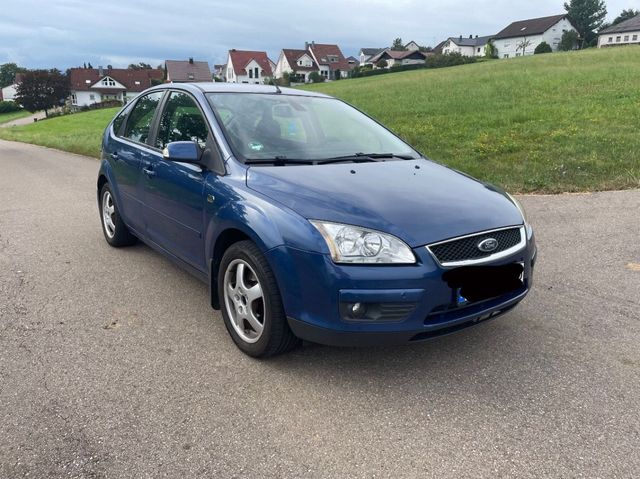 Ford Focus Ghia 2.0