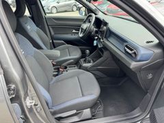 Fahrzeugabbildung Duster III TCe 130 Expression Digitales Cockpit
