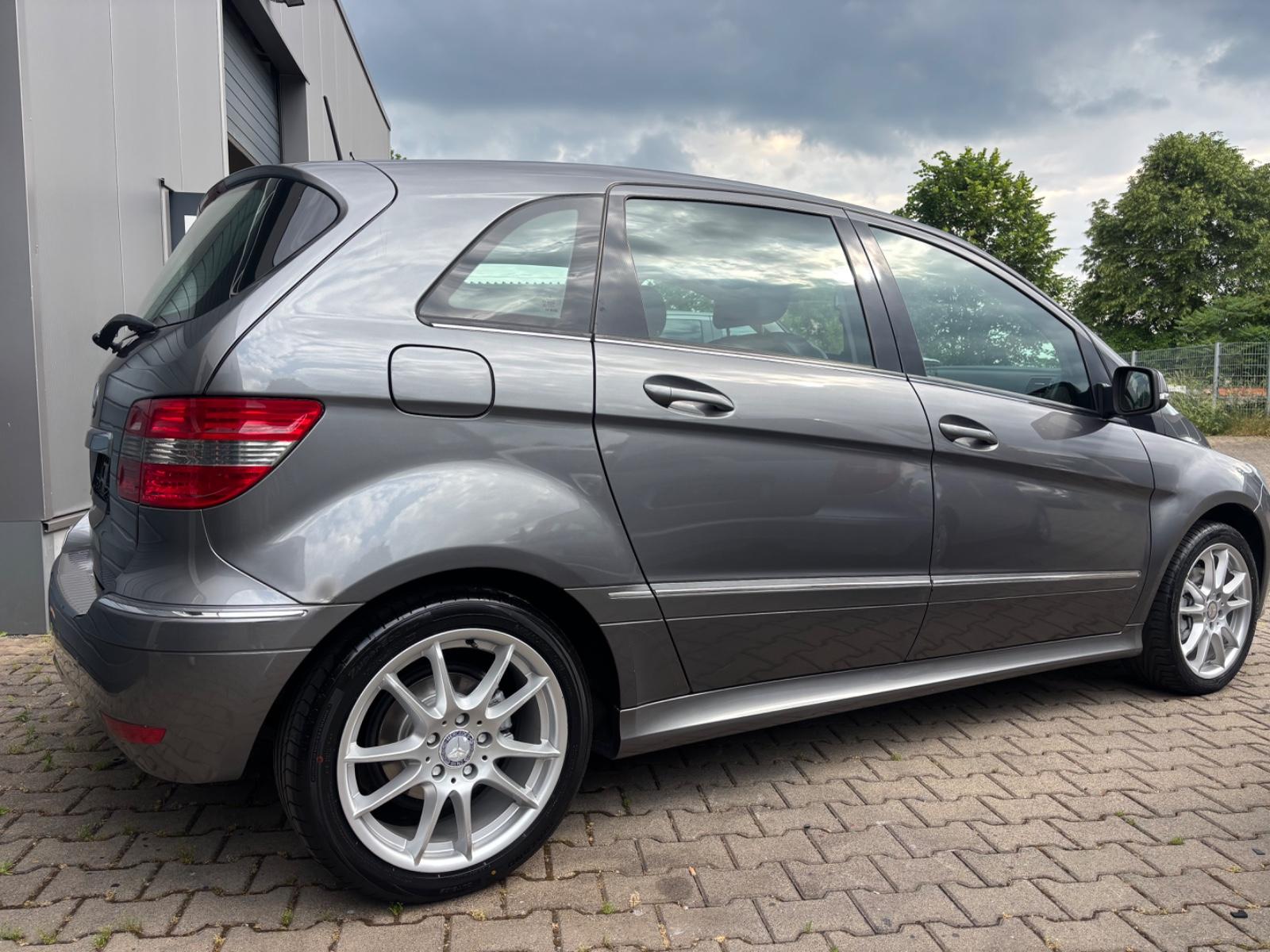 Mercedes-Benz B 200*AUTOMATIK*17"ALUF.*BREMSEN NEU*TEILLEDER*