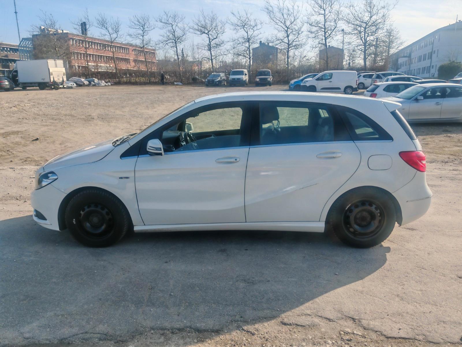 Mercedes-Benz B 180 BlueEFFICIENCY Edition 1