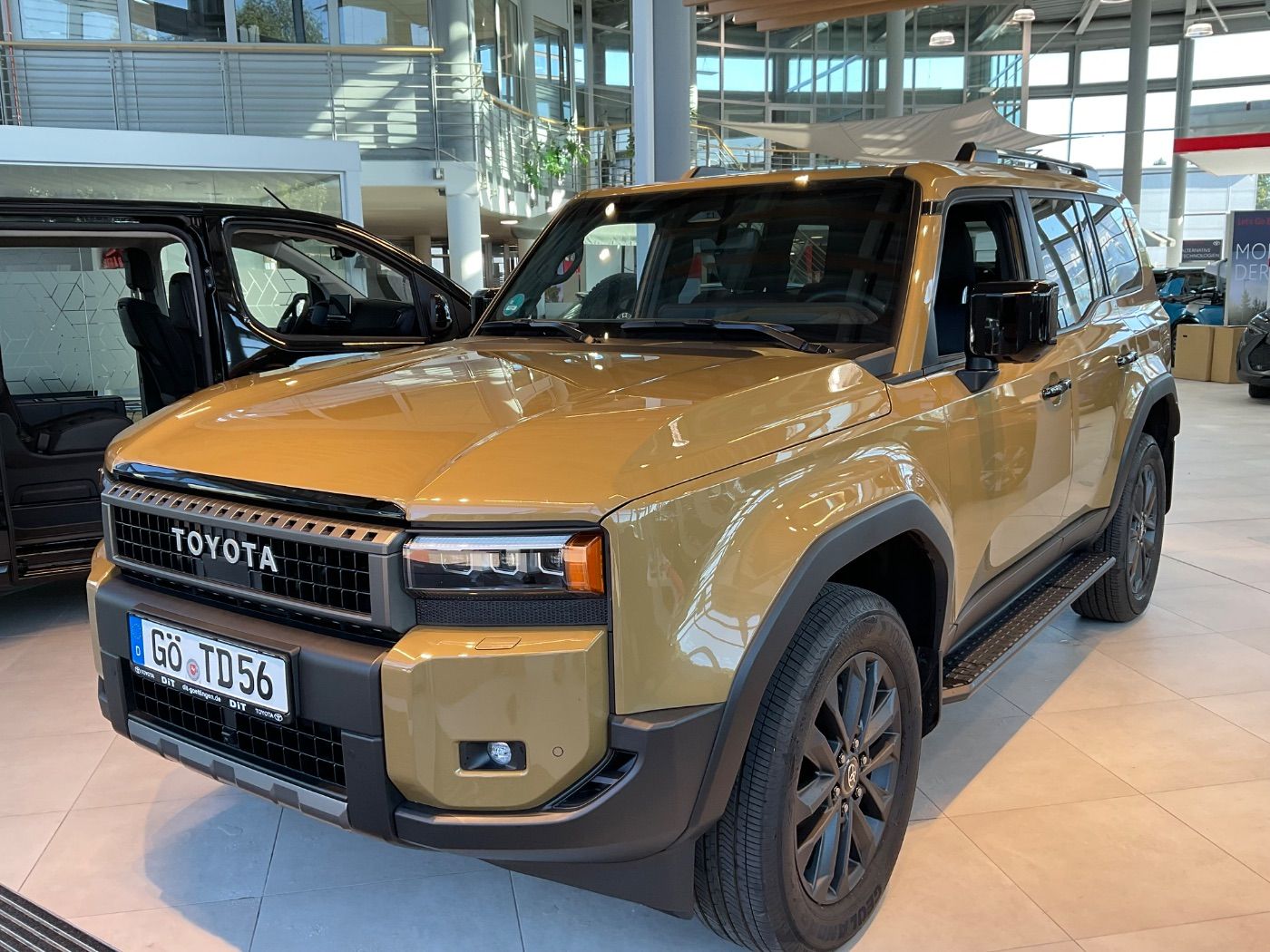 Toyota Land Cruiser 2,8L Lounge ACC LED Navi Pano SD LM foto 2