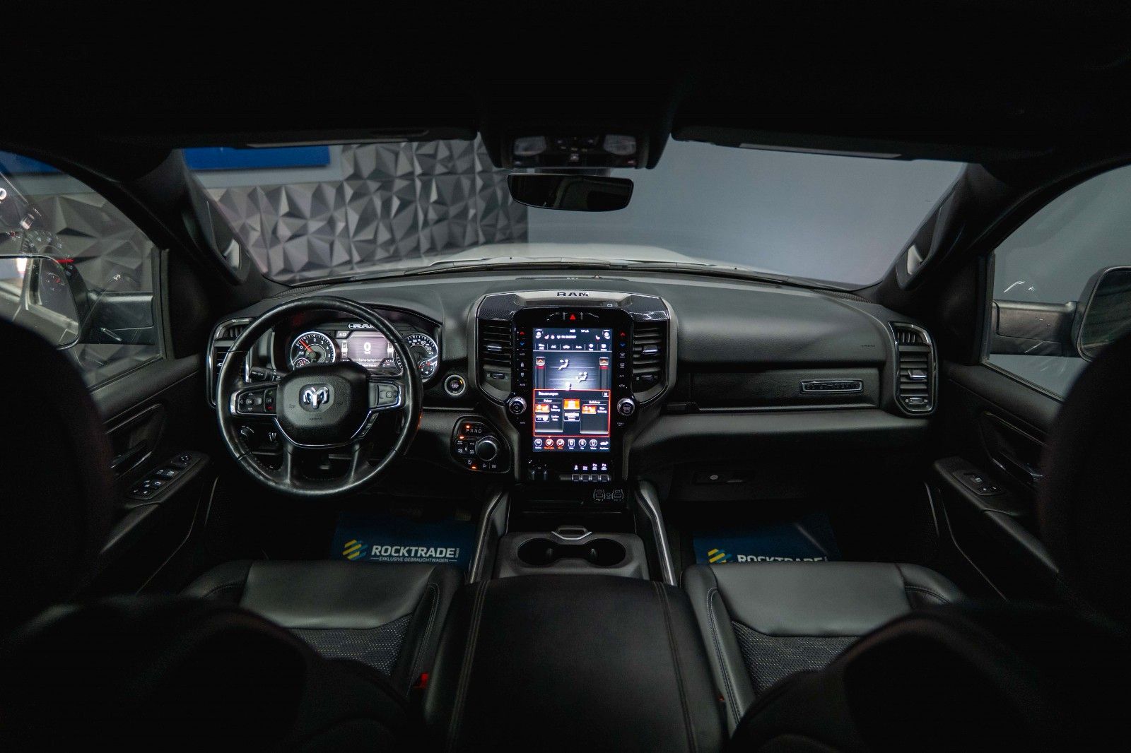 Fahrzeugabbildung Dodge RAM 5.7 V8 HEMI 4x4 Built to Serve LONG AxleLock