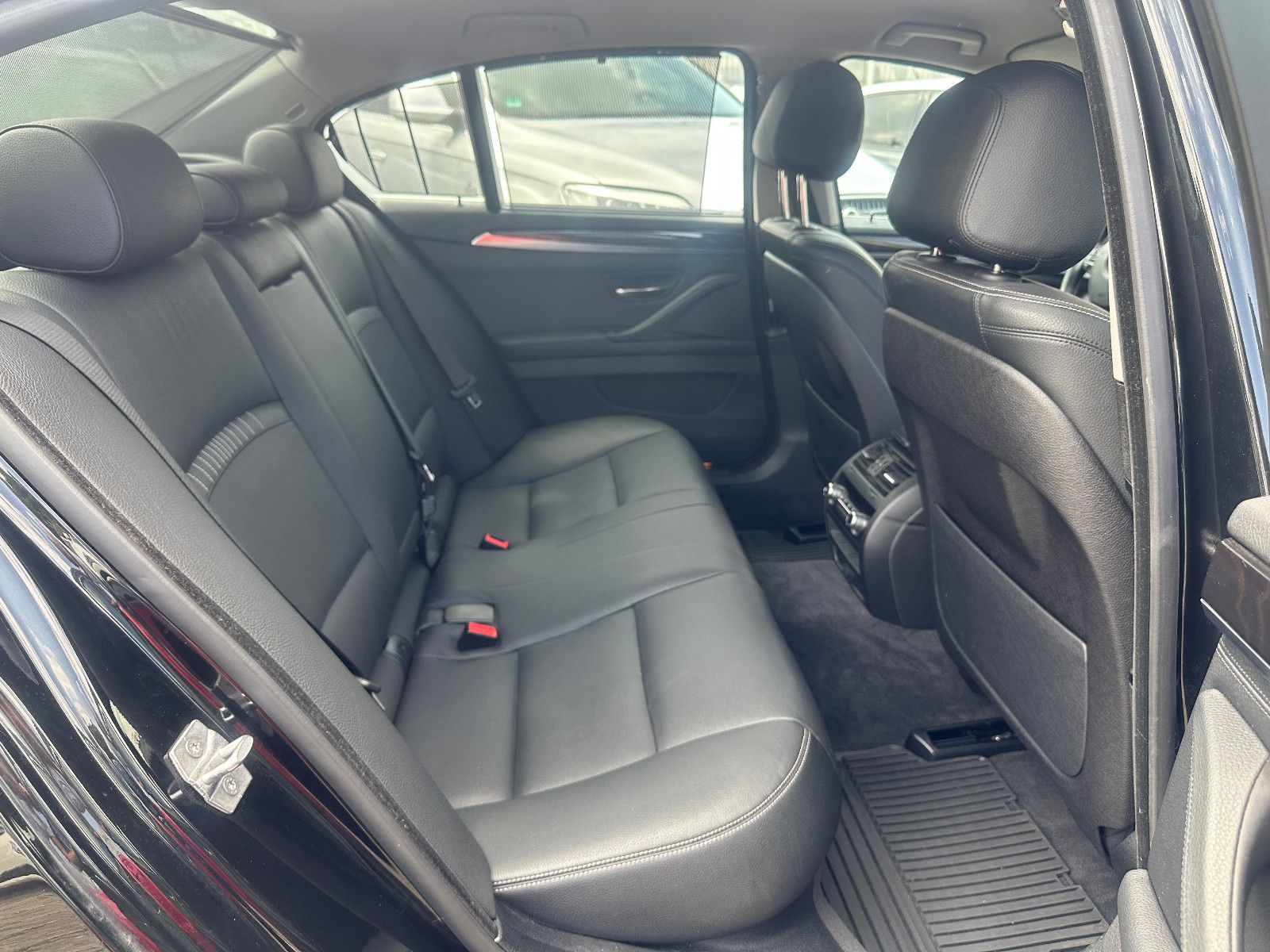 Fahrzeugabbildung BMW 535 d LUXURY*HEAD-UP+LEDER*
