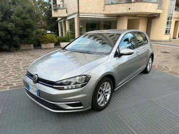 Volkswagen Golf - 2