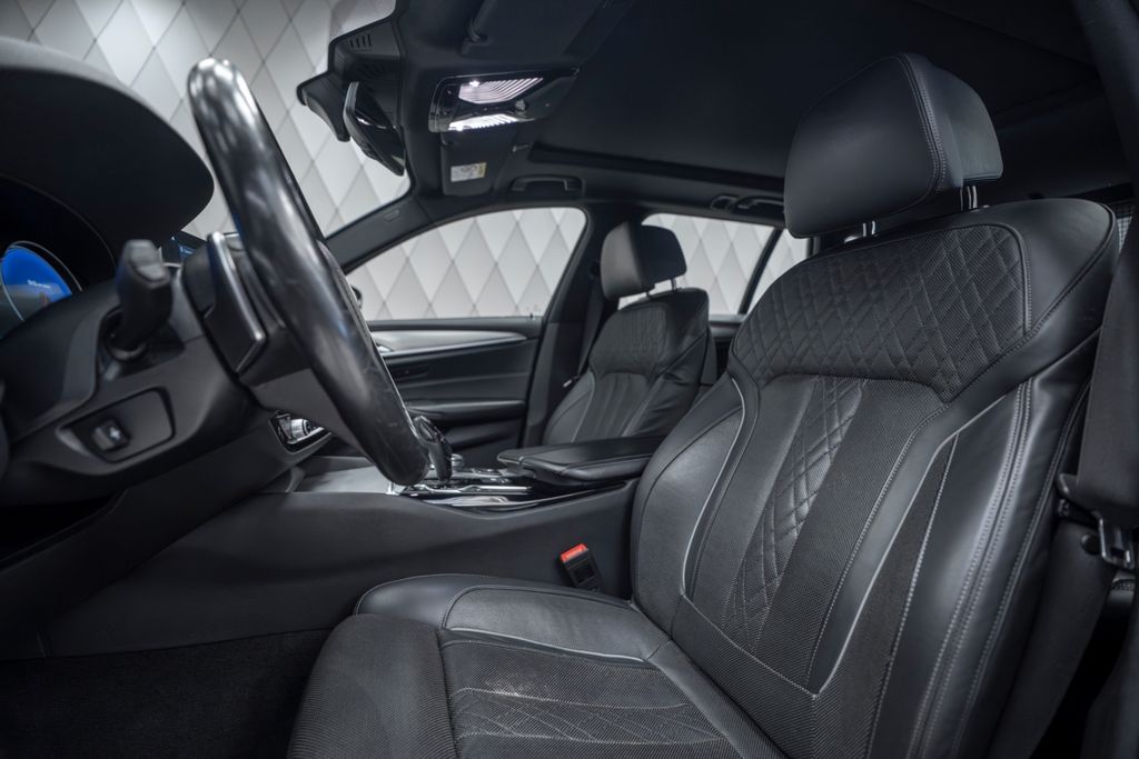 B5 4.4 Bi-Turbo Touring BLUE/BLACK - Bild 13