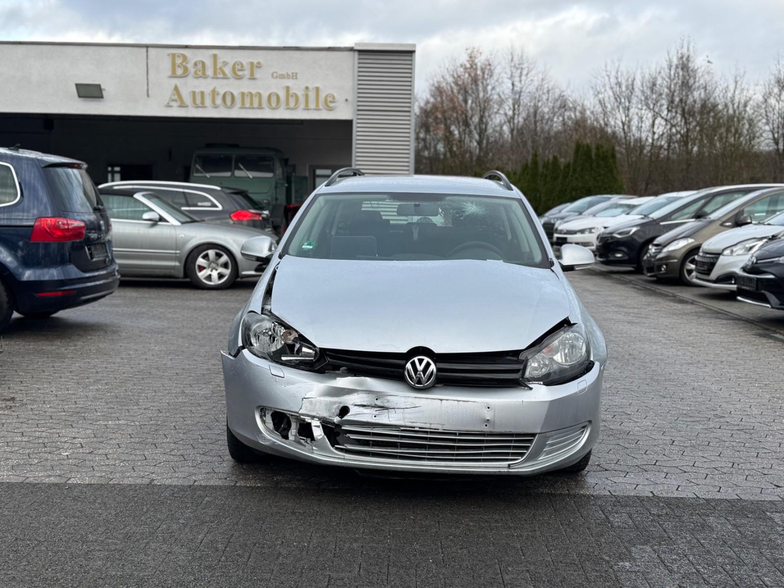 Volkswagen Golf 2013 — rear view