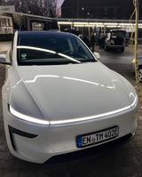 Tesla Model Y Premium RWD - Tesla Model Y in Essen
