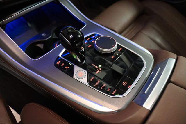 Fahrzeugabbildung BMW X5 xDrive 30 d NAVI W-LAN ACC LED LASER 360° HUD