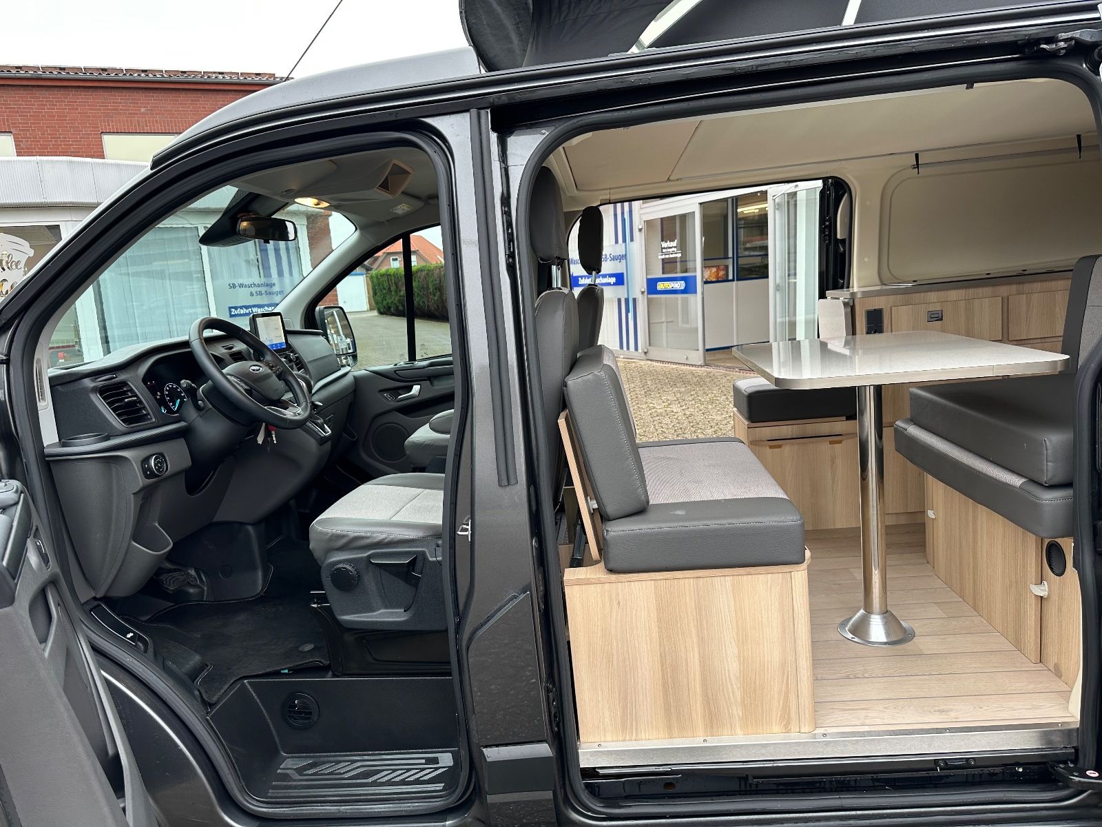 Fahrzeugabbildung Ford Transit Dreamer CapLand 2.0 TDCi AHK/Xenon/Navi