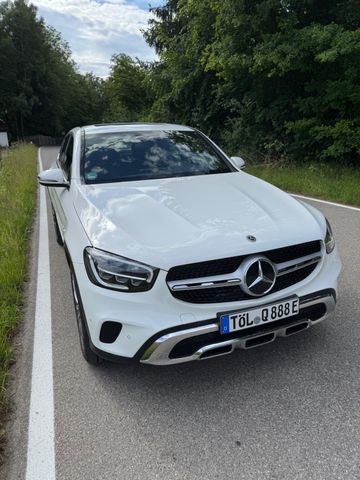 MERCEDES-BENZ GLC 300 e 4MATIC Coupé Autom. -