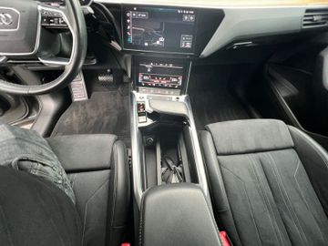 Audi Q8 e-tron - 11