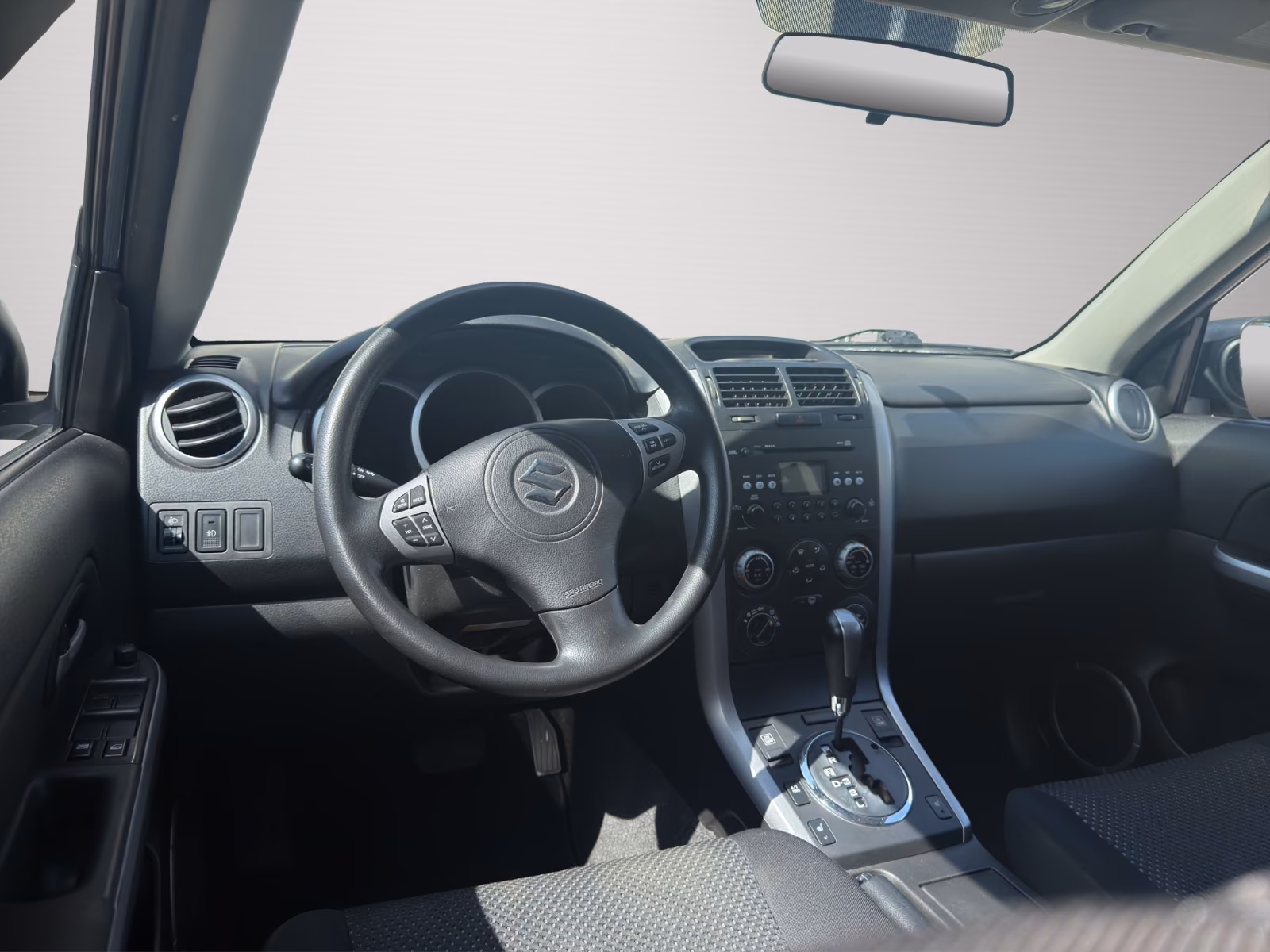 Suzuki Grand Vitara 2.0 140 ch Comfort+ • BVA • 4x4 • Toit ouvrant • Sièges chauffants