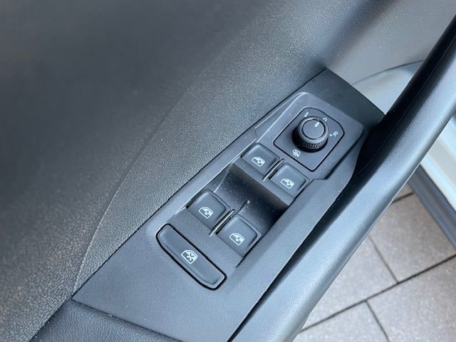 T-Cross 1.0 TSI LED Apple CarPlay Android Auto D