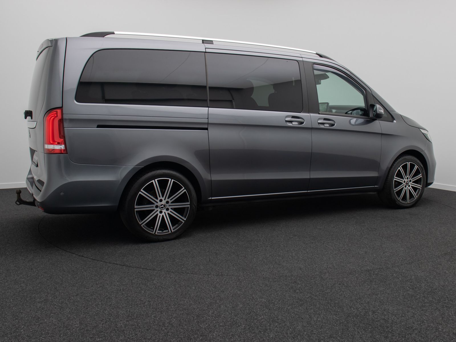 Fahrzeugabbildung Mercedes-Benz V 250 ACC Kamera Burmester AHK TischPaket 19Zoll