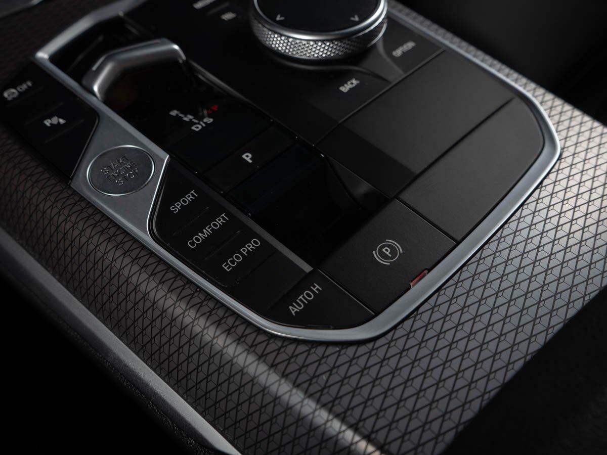 BMW M340i xDrive Touring  *PANO*HUD*H&K*NAVI*